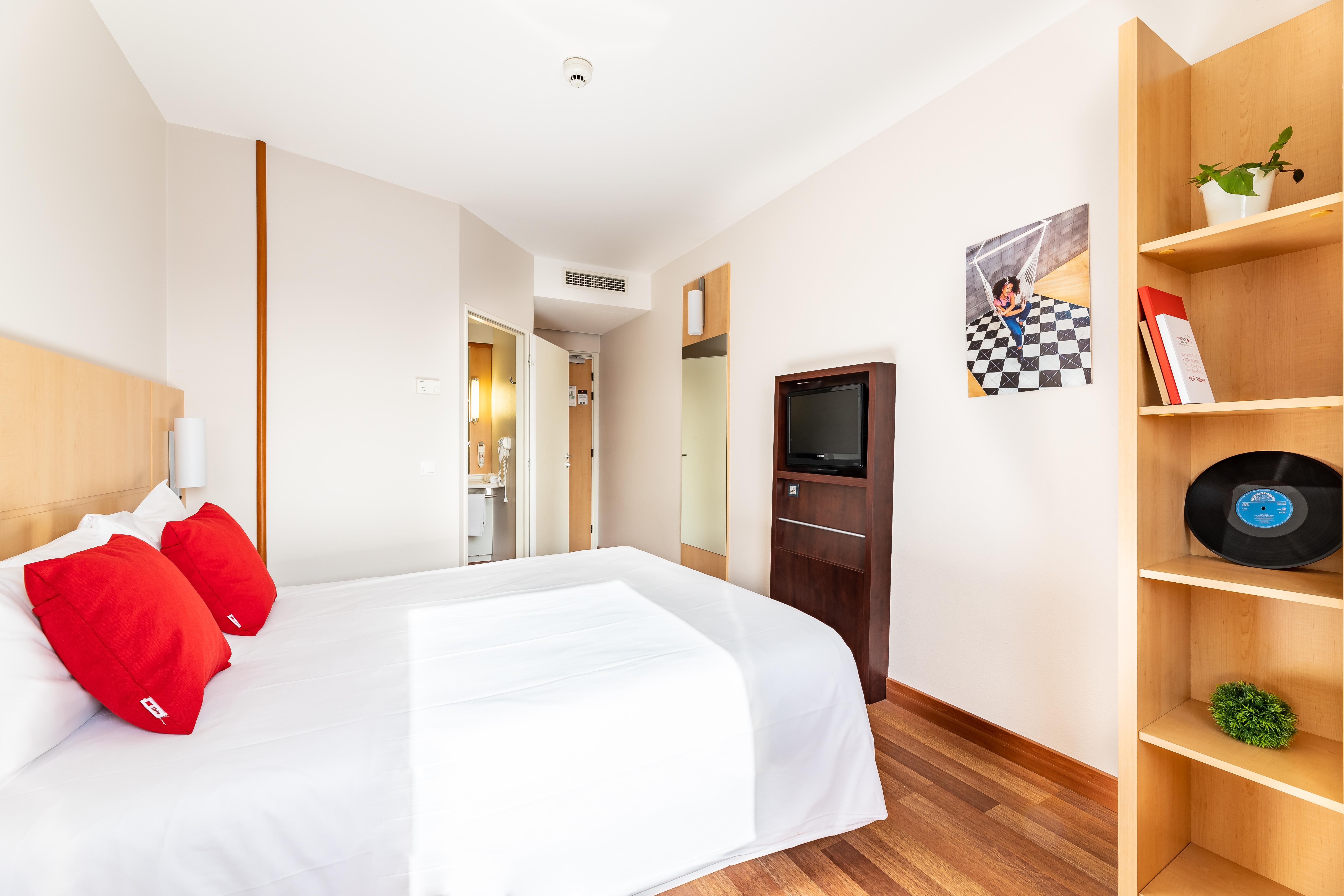 Ibis Hotel Plzen Ngoại thất bức ảnh