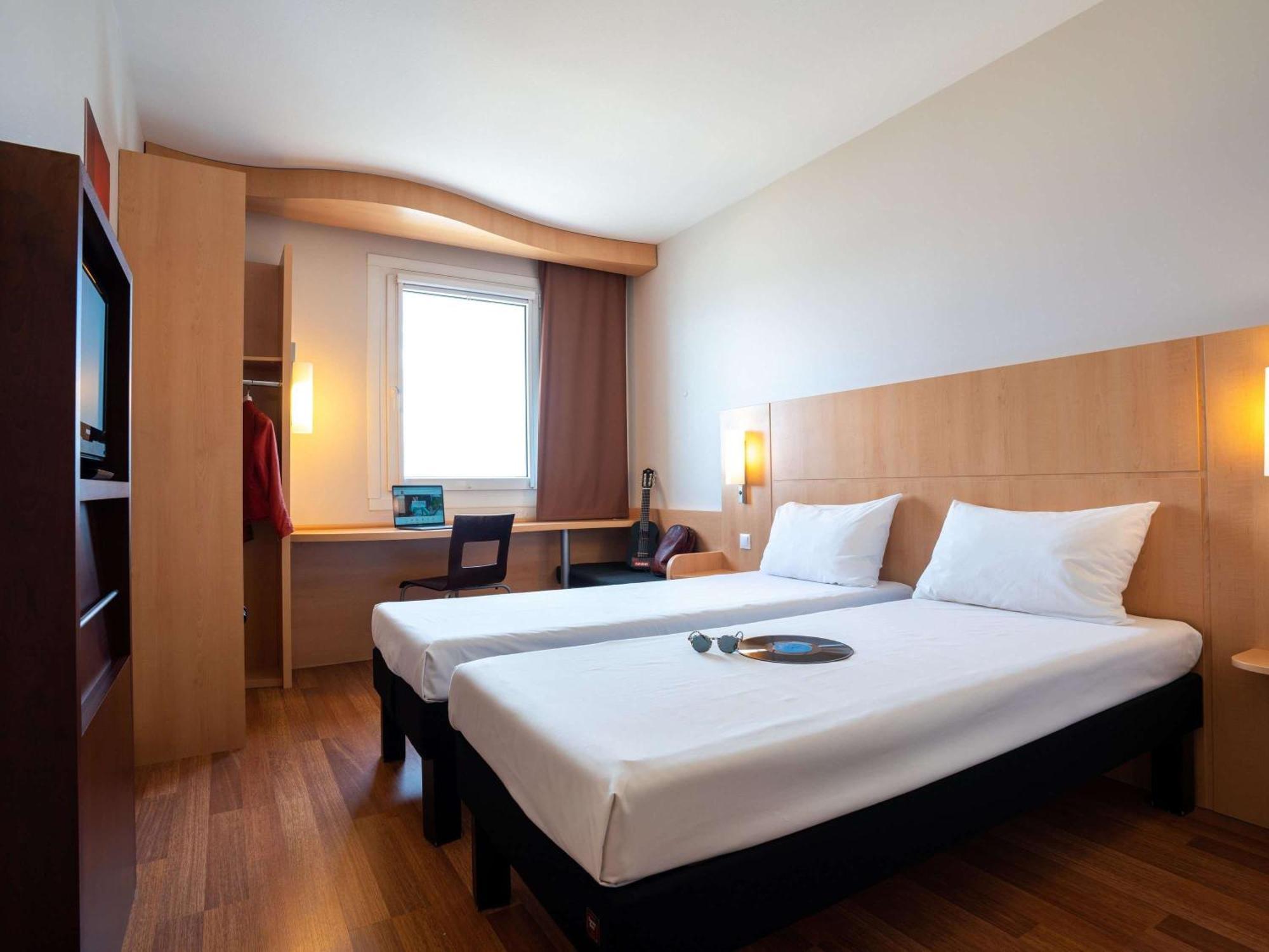 Ibis Hotel Plzen Ngoại thất bức ảnh